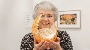 ‘Eierkunst’ in alle soorten en maten in Zeijen onthuld: je moet er echt een beetje gek voor zijn